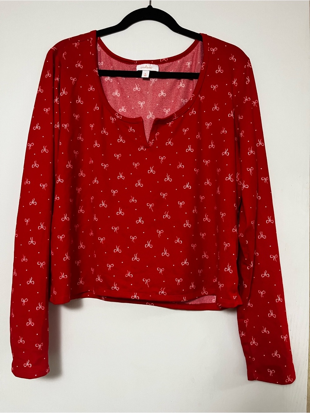 Colsie Red Long-Sleeve Notch-Neck Top with Tiny White Bow Print